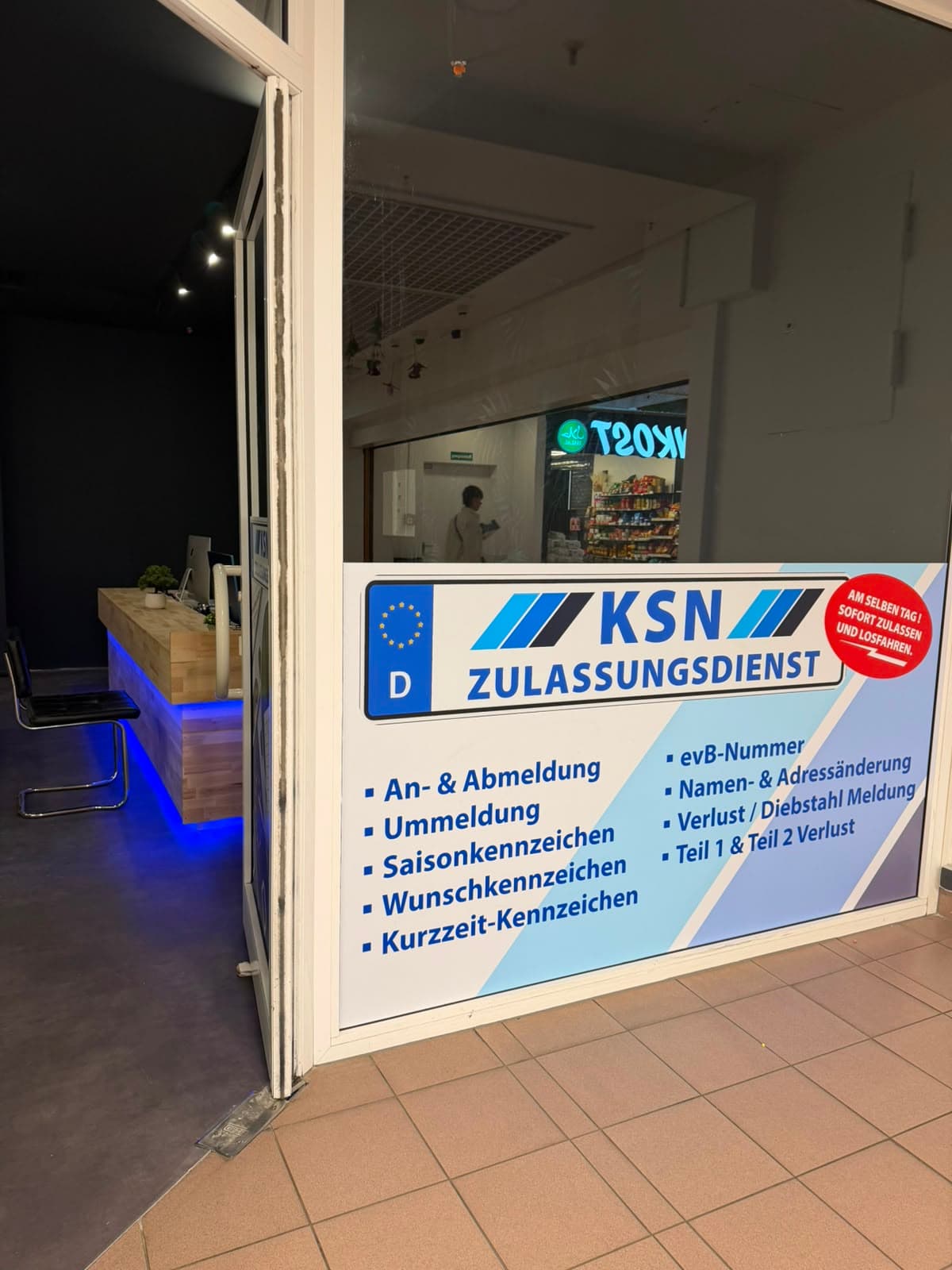 Schaufenster KSN Zulassungsdienst im Staaken Center